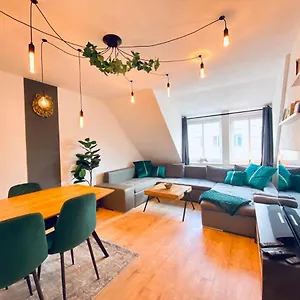 * 2br Flat Near Karl-heine-kanal Apartment
